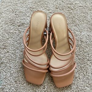 Nine West Tan Heels Elegant Strappy Design